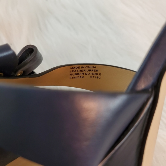 **Michael Kors Sz 8.5 Tara Navy Floral Sandals - Picture 11 of 12